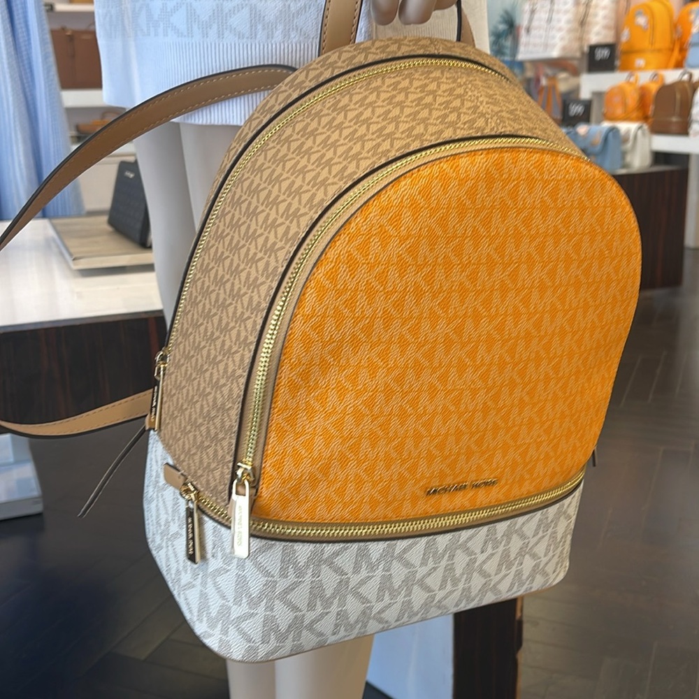 MICHAEL KORS Rhea Medm Zip Color-Block Signature Logo Backpack
POP ORNG MLT
NWT - Picture 15 of 16